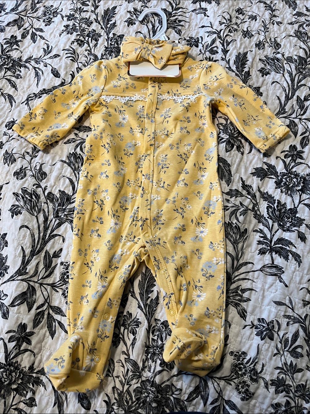 Daisy Fuentes Yellow Floral Footed Baby One-Piece with Bow